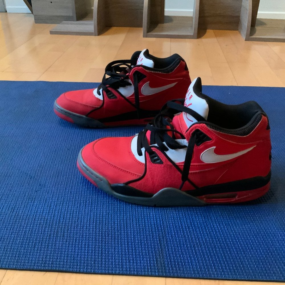 RARE NIKE FLIGHTS